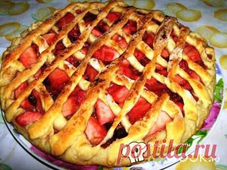 Открытый яблочный пирог с изюмом и грецкими орехами