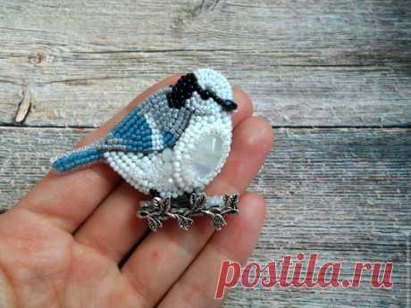 Купить &quot;Белая лазоревка&quot; брошь - белый, синий, серый, зима, весна, лето, осень, птица