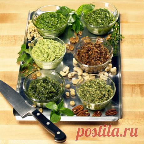 Паста с песто из базилика, чеснока и орехов