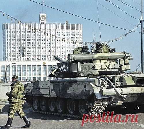 Путч 1993 года обошелся России в восемь триллионов долларов?