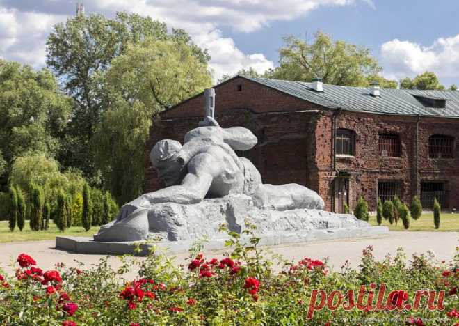 Брестская крепость / Назад в СССР / Back in USSR