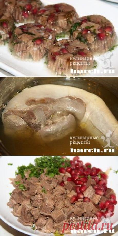 Заливное из языка с гранатом.