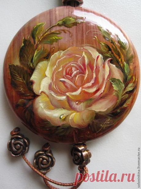 "Карамельная роза чайная" кулон - авторская ручная работа,лаковая миниатюра