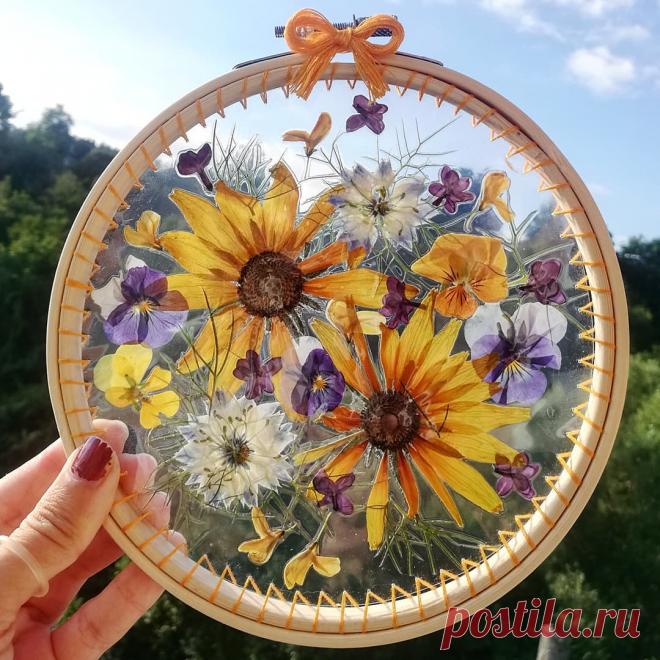 Lunaria | 🌼пролет в рамка🌼 в Instagram: «💐☀️ С настъпването на септември, обръщаме поглед към предстоящия първи учебен ДЕН. ☀️💐 _____ Моето предложение са истински цветя,…» 55 отметок «Нравится», 2 комментариев — Lunaria | 🌼пролет в рамка🌼 (@lunaria_floralart) в Instagram: «💐☀️ С настъпването на септември, обръщаме поглед към предстоящия първи учебен ДЕН. ☀️💐 _____ Моето…»