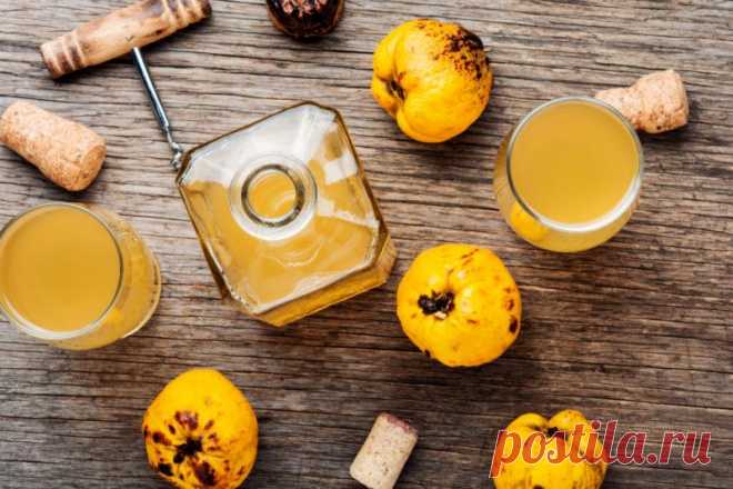🍎🍸 Настойка из айвы на самогоне: рецепт классического ликера и другие варианты на водке, со специями и медом