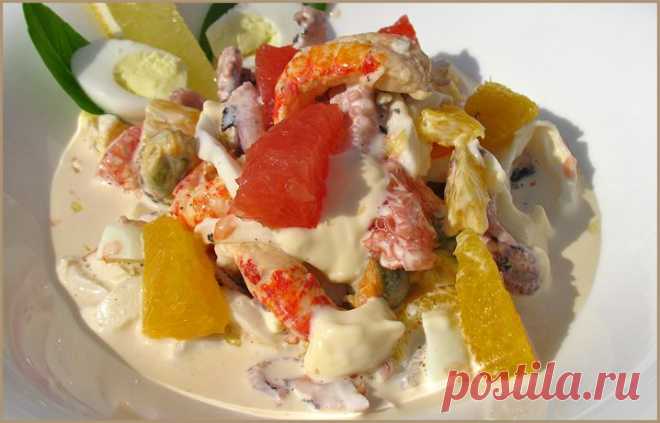 Салат из кальмаров / Ensalada de Marisco - Рецепт салата с кальмарами - Как приготовить салат из морепродуктов - Бургомистр пивной ресторан в центре Москвы