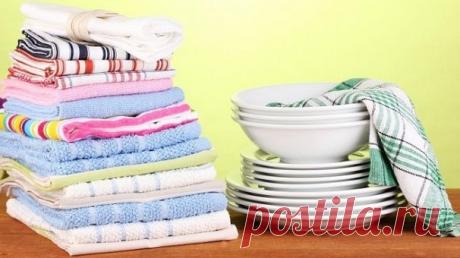 Как нужно стирать полотенца в стиральной машине, чтобы они были мягкими Махровые полотенца быстро теряют мягкость после машинной стирки. Неважно, используете ли вы стиральную машину с вертикальной загрузкой или горизонтальной – итог один, махра становится жесткой. Причина кроется не в низком качестве материала, а условиях и режиме стирки, выбранными хозяйкой. Существует несколько способов, чтобы вернуть банным и кухонным махровым полотенцам былую мягкость По какой причине ...