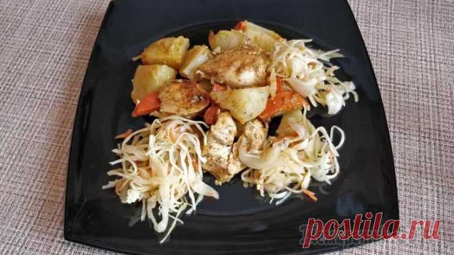Картошка с курицей в рукаве
 Ингредиенты:

Картофель – 1 кг

Куриные грудки – 700 г

Морковь – 100 г

Лук репчатый – 80 г

Чеснок – 3 зубчика

Крахмал картофельный – 1 ст. ложка

Хмели-сунели – 1 ч. ложка

Копченая паприка – 1 ч. ложка

Укроп сушеный – 1 ч. ложка

Соль - – 1 ч. ложка

Растительное масло – 2-3 ст.