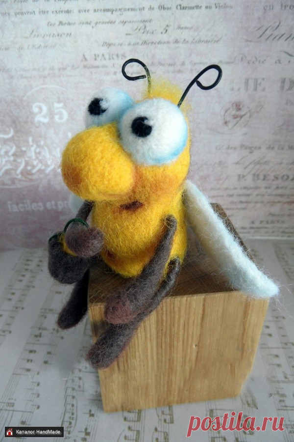 Игрушка из шерсти Весенний Пчол ручной работы в Беларуси HandMade