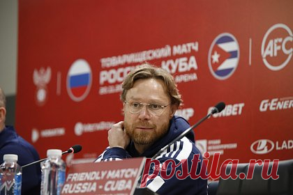 В РФС рассказали об одном постоянном напоминании Карпину. Генеральный секретарь РФС Максим Митрофанов рассказал об одном постоянном напоминании, которое руководству организации приходится делать главному тренеру «Ростова» и сборной страны Валерию Карпину. «Мы каждый раз просим Валерия Георгиевича учитывать, что он мегапубличная персона», — заявил Митрофанов.