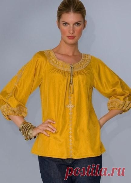 Cапожковская рубашка
В городке Сапожок предки наши придумали этот точный и простой крой в 17 веке.
Остатков ткани после него нет. Он вписывается в любую ширину ткани: 35, 80, 140 см, количество швов минимально. Выкройка состоит только из прямых линий. Но и это ещё не всё - рубашка невероятно удобна в носке - на теле её не чувствуешь