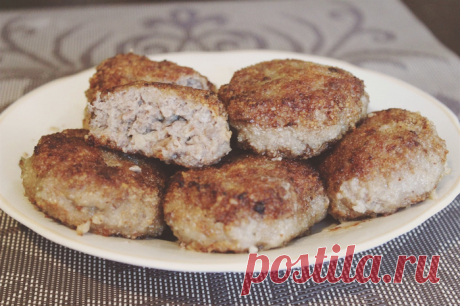 Рецепты котлет из куриных желудков с овощами и подливками, в мультиварке и на плите, с яйцами, хлебом, манкой