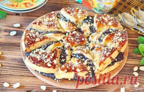 ​Пирог с шоколадной пастой, маком и орехами