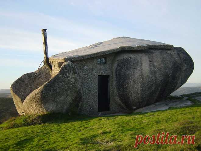 verba1501: 18. Дом-камень A Casa do Penedo, “the House of Stone”) Fafe Mountains, Portugal, 1972-74