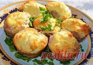 Мясные кексы с сырно-яичной начинкой. |