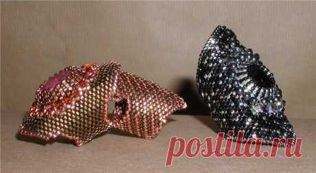 Бисероплетение - Микки Феррагиаро (Mikki Ferrugiaro). Колье, кулоны, броши, кольца