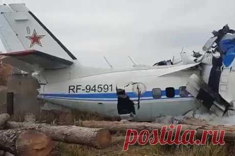 Генпрокурор заявил о запредельных нарушениях после авиакатастрофы в Татарстане. Прокуроры выявили запредельное количество нарушений в авиации ДОСААФ в ходе проверки, инициированной после катастрофы самолета L-410 с парашютистами в Татарстане. Об этом заявил генпрокурор Игорь Краснов. Выявлены системные недостатки от критического перегруза воздушного судна до фальсификации документов.