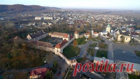 альбом ОЛЕСЬКИЙ ЗАМОК