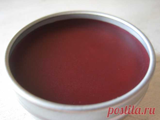 How to Make Naturally Tinted Lip Balm