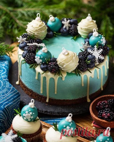 Сообщество домашних кондитеров в Instagram: «Праздничное оформление чизкейка в зимних оттенках, позволит подчеркнуть текущее время года и создаст сказку на новогоднем столе!❄️ В…» 4,099 отметок «Нравится», 25 комментариев — Сообщество домашних кондитеров (@russiancakes) в Instagram: «Праздничное оформление чизкейка в зимних оттенках, позволит подчеркнуть текущее время года и…»