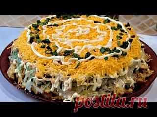 Новогодний салат из 3-х ингредиентов! Луковый салат из маминой тетрадки. РЕЦЕПТ:лук - 3 шт. ( 700 гр.)соль - 1 ст. л.сахар - 1 ст. л.лимонный сок - 100 мл. ( можно заменить любым уксусом в таком же объёме).вода - 300 - 500 мл.куриное филе - 700 гр.специи ( соль, перец, приправа для курицы) - по вкусу.растит. масло - 2 - 3 ст. л. ( для обжарки мяса ).сыр...