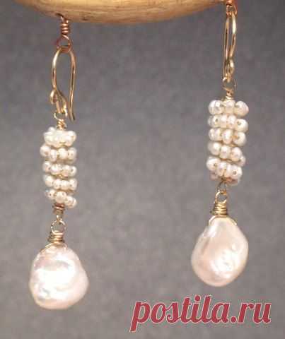 Clusters of ivory pearl earrings Cosmopolitan 95