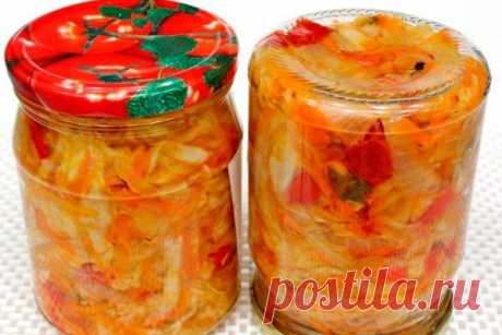 ЩИ НА ЗИМУ
ое баночки, и вкусный суп готов.

Ингредиенты:

Капуста – 1 кг
Лук – 300 г
Морковь – 300 г
Помидоры – 300 г
Перец – 300 г
Соль – 2 ст.л.
Сахар – 1 ст.л.
Растительное масло – 50 мл
Вода – 100 мл
Уксус – 50 мл
Зелень – 1 пучок

Порций – 2,5 литра
Время приготовления – 1 ч

Нашинковать капусту.
Морковь натереть на крупной терке.
Поре...