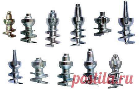 Конструкция шипов для покрышек, из чего сделаны шипы зимних шин, виды и форма элементов ошиповки. Как работают шипы при езде по снегу и льду, за какие показатели отвечают.