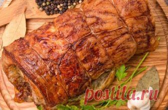 Рулет из свиной рульки Замечательный рулет из свиной рульки – красивый, вкусный и праздничный!