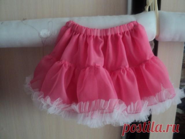 Пышная юбочка для девочки.и очень нужная подушка  удобная для сна