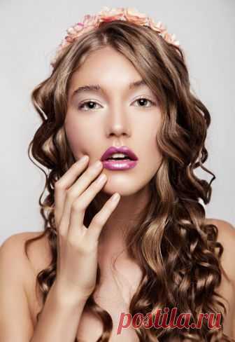 Модные прически на выпускной 2018-2019 года, фото, новинки, тренды, модные образы