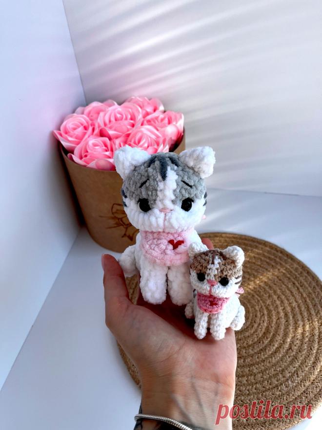 PDF Котята крючком. FREE crochet pattern; Аmigurumi toy patterns. Амигуруми схемы и описания на русском. Вязаные игрушки и поделки своими руками #amimore - маленькие котята, плюшевый котик, кот из плюшевой пряжи, кошка, кошечка, котёнок.