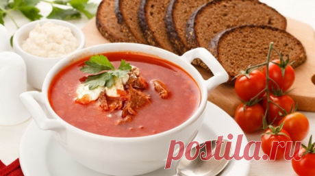 Горячий красный борщ - ПУТЕШЕСТВУЙ ПО САЙТУ. Классический красный борщ, рецепт которого содержит полный набор овощей, берет свое начало из кухни славянских народностей. Его состав немного разнится, ориентировано на особенности местных вкусов и потребляемых овощей. Чтобы узнать, как приготовить красный борщ, лучше брать рецепт из украинской кухни, поскольку он является универсальным. Вариант с тертым салом вносит не только пряную …