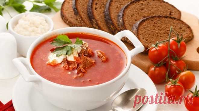 Горячий красный борщ - ПУТЕШЕСТВУЙ ПО САЙТУ. Классический красный борщ, рецепт которого содержит полный набор овощей, берет свое начало из кухни славянских народностей. Его состав немного разнится, ориентировано на особенности местных вкусов и потребляемых овощей. Чтобы узнать, как приготовить красный борщ, лучше брать рецепт из украинской кухни, поскольку он является универсальным. Вариант с тертым салом вносит не только пряную …