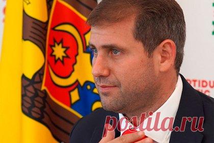 Молдавский оппозиционер Шор назвал причину кризиса в стране. Молдавский оппозиционный политик Илан Шор заявил, что экономический кризис в Молдавии начался из-за того, что руководство страны испортило отношения с Россией. Последствиями политики правящей партии, по его словам, стало значительное повышение уровня бедности, а также рост тарифов на электроэнергию.