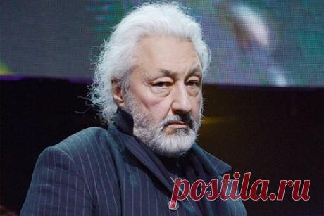 Основатель «Парка Горького» прокомментировал расправу над своим сыном и тещей. Основатель групп «Парк Горького» и «Цветы» Стас Намин прокомментировал расправу над своим сыном и тещей. Музыкант заявил, что давно не общается с подозреваемым в преступлении приемным сыном Романом Микояном, а также назвал его отморозком и мерзким человеком, а саму ситуацию — страшной трагедией.