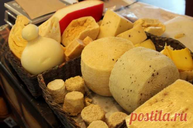 Итальянские сыровары начали чипировать свою продукцию. Микрочип является съедобным и подтверждает качество товара.