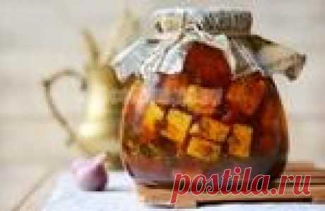 Маринованный сыр с чесноком и пряностями