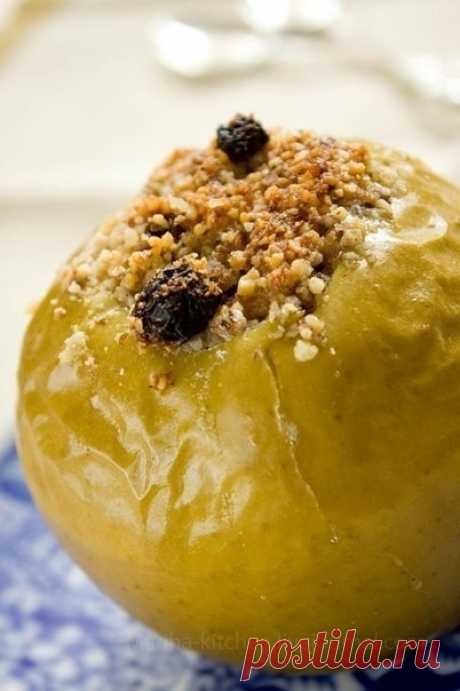 ​Яблоки, запеченные с мёдом и орехами