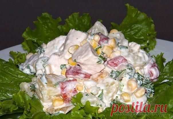 Салат из курицы с ананасами