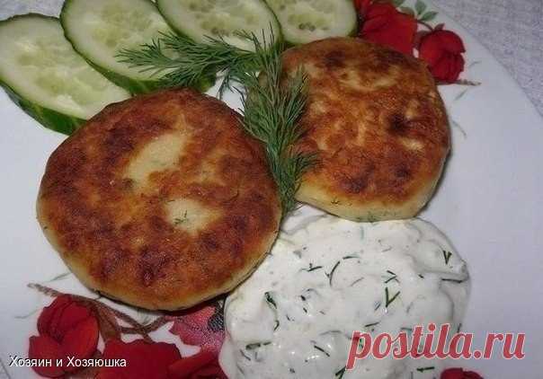 Котлеты из картофеля, сыра и укропа с грибами + соус