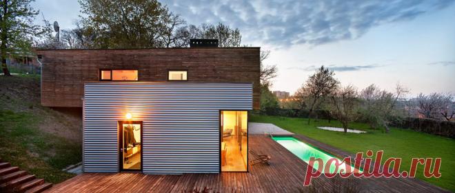 Шикарный дом с бассейном из четырех морских контейнеров