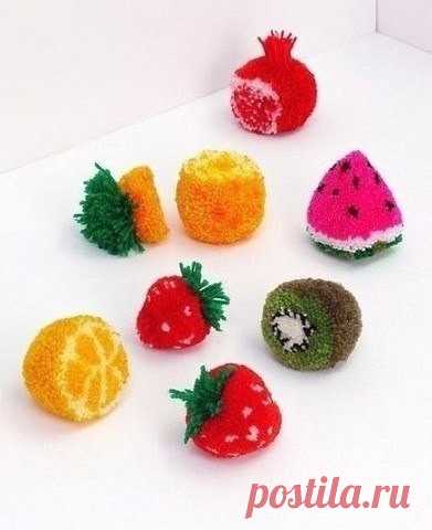 ​Помпоны в виде фруктов и ягод