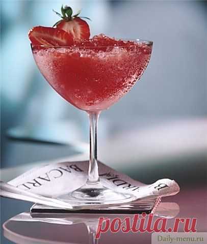Коктейль "Клубничные грёзы" -  Daily-menu.ru