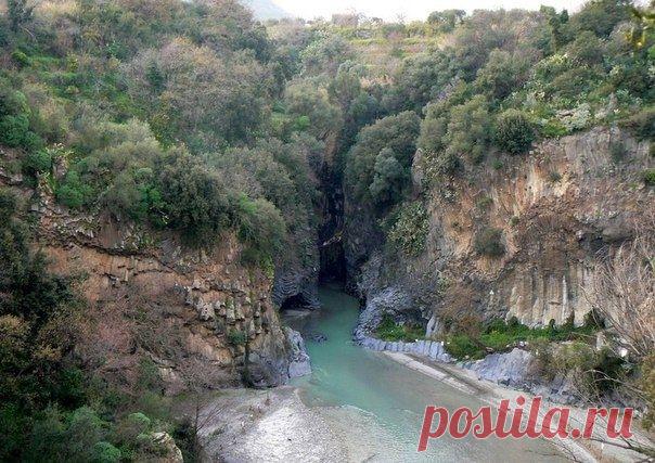 Одно из природных чудес Сицилии – ущелье Алькантара - Путешествуем вместе