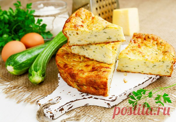 Творожная запеканка с кабачками: ни грамма муки! 
на 100грамм - 68.62 ккалБ/Ж/У - 7.62/2.73/3.16

Ингредиенты: 
Кабачки - 800 г 
Яйца - 3 шт
Творог обезжиренный - 300 г 
Сыр нежирный - 100 г 
Чеснок - 5 г
Соль, перец - по вкусу 

Приготовление: 
Кабачки натереть на терке, дать постоять 10 минут и отжать сок. 
Сыр натереть на крупной терке, смешать с творогом, добавить измельченный чеснок и соль. Затем добавить кабачки и яйца, еще раз перемешать. Смазать форму маслом, вылож...