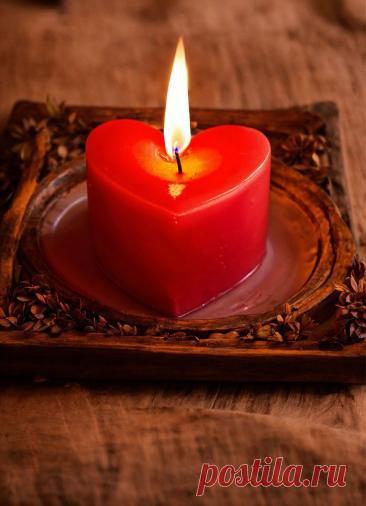 Сильный приворот Черное Венчание. Приворот «черное венчание» — это воздействие, которое, согласно данной классификации, можно отнести к среднему по силе, а в определенных вариантах проведения — и к сильному привороту.

По своей сути, любое венчание — это обращение к внешним силам с просьбой соединить судьбы двух людей. Здесь уместна условная аналогия с традиционным церковным обрядом.