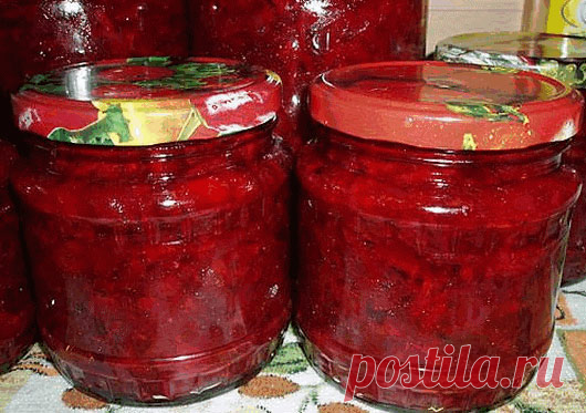 Борщевая заправка.

Очень удобно зимой - баночку маленькую открыл - и борщик за полчаса готов! Можно вегетарианский, можно на бульоне, можно на тушенке - вообще минутное дело!

Ингредиенты:
• свекла 3 кг
• морковь 1 кг
• лук репчатый 1 кг
• перец сладкий 1 кг
• помидоры 1 кг
• 1 стакан сахара
• 3 ст.л. соли
• 1 стакан растительного масла
• 125 мл (половина тонкого стакана) уксуса 9%

выход: около 12 банок по 0,5 л

Приготовление:
1. Все овощи помыть, почистить, далее слоям...