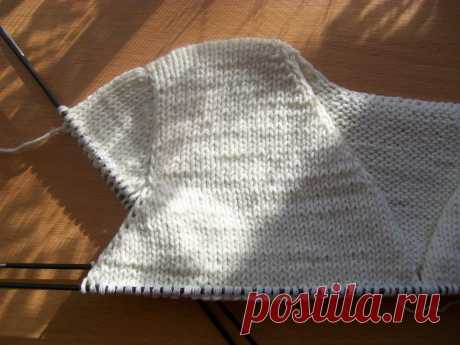tru-knitting: Имитация втачного рукава сверху вниз. МК