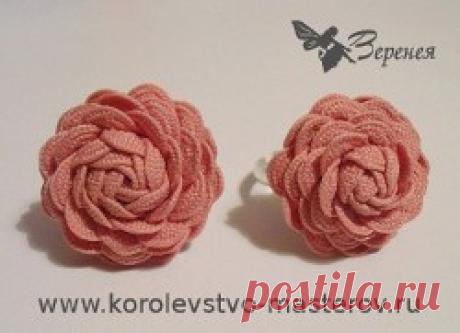 Цветы из ткани (лент). Канзаши